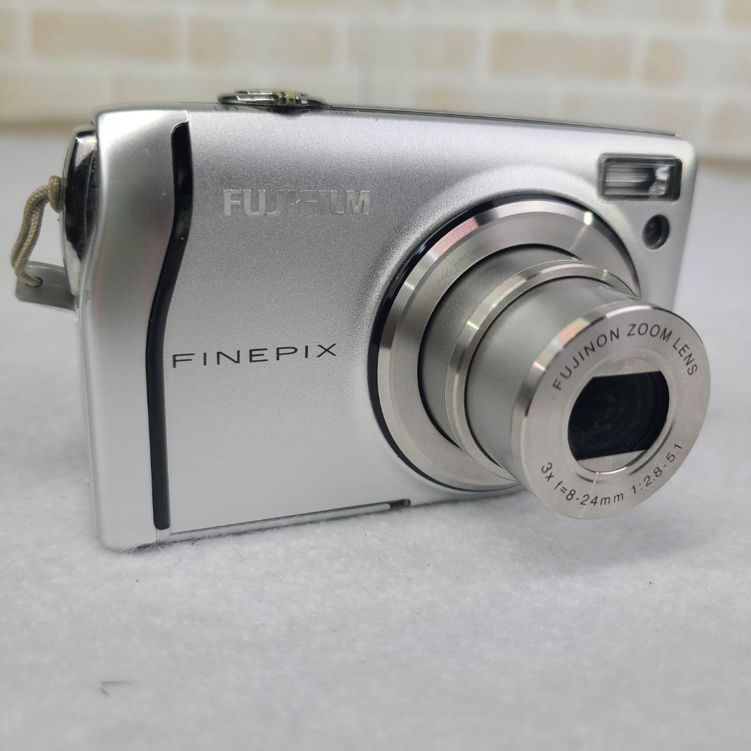 FUJI FILM デジカメ　FinePix F40fd コンデジ
