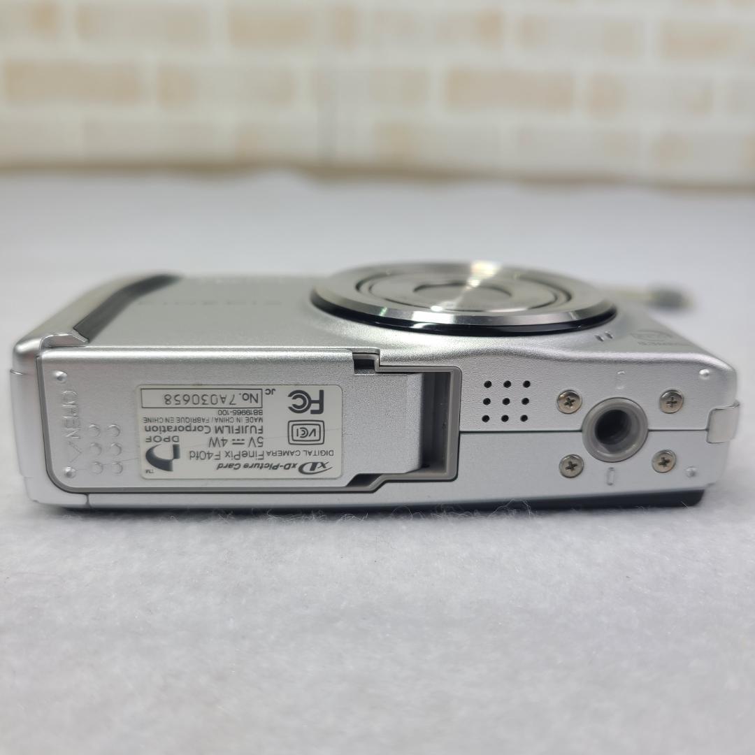 FUJI FILM デジカメ　FinePix F40fd コンデジ