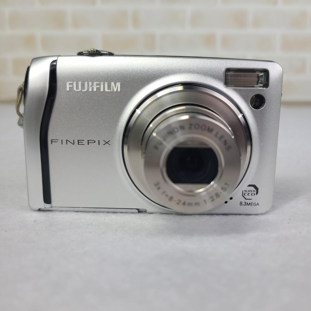 FUJI FILM デジカメ　FinePix F40fd コンデジ