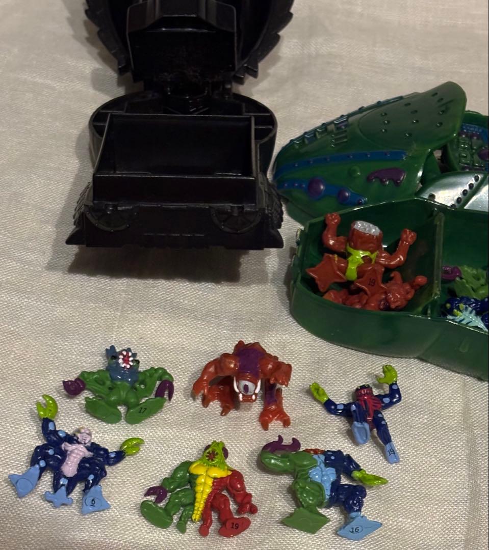 フィストエイリアン　シューターポッド　フィギュア　エイリアン14 宇宙船2