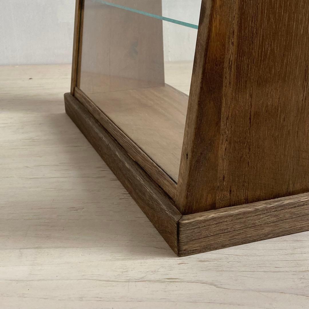 g290 古い木製 傾斜のガラスケース 3段 卓上ショーケース オープンタイプ