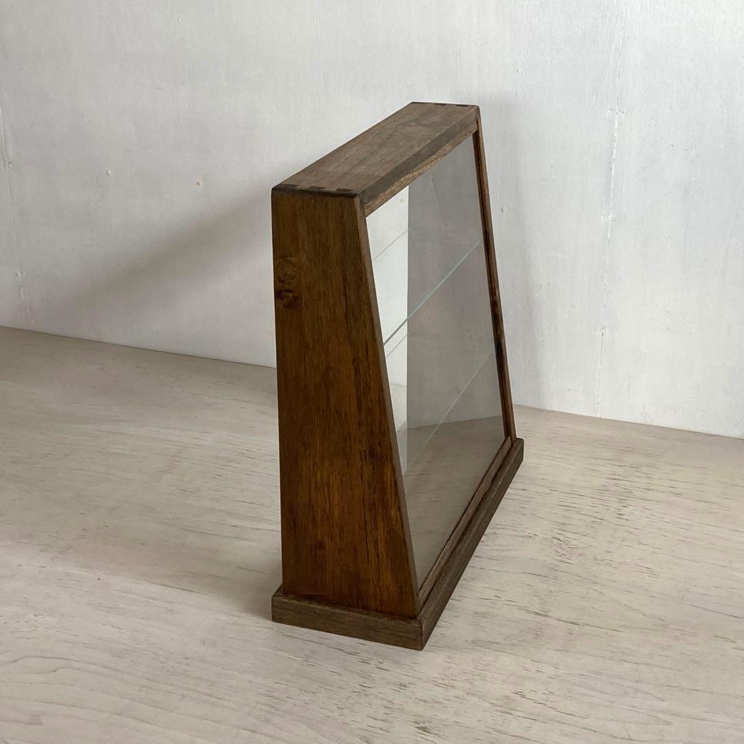 g290 古い木製 傾斜のガラスケース 3段 卓上ショーケース オープンタイプ