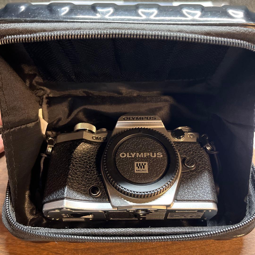 デジタルカメラ OLYMPUS OM-D E-M5 MarkII M.Zuiko14-42mm