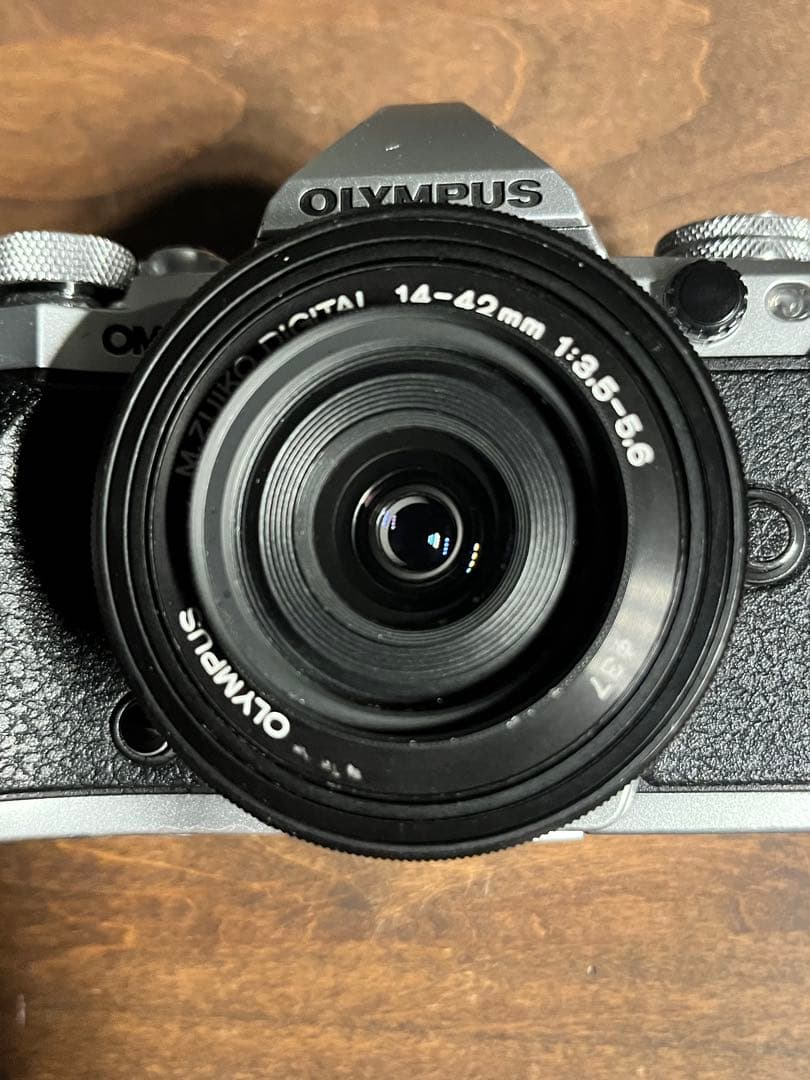 デジタルカメラ OLYMPUS OM-D E-M5 MarkII M.Zuiko14-42mm