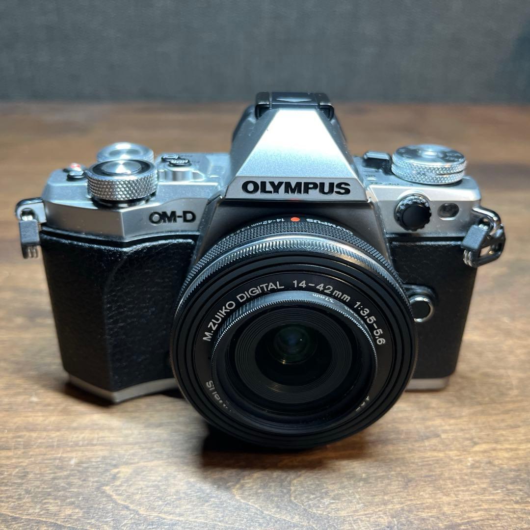 デジタルカメラ OLYMPUS OM-D E-M5 MarkII M.Zuiko14-42mm