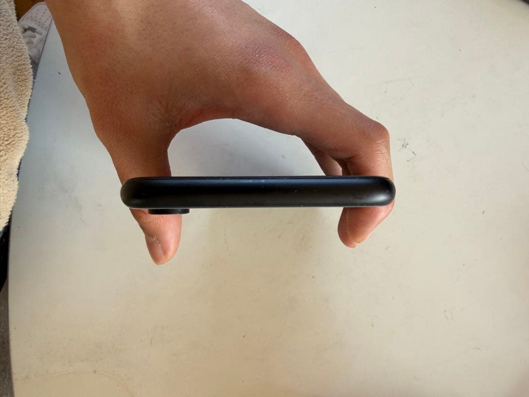 iPhone XR ブラック　64GB