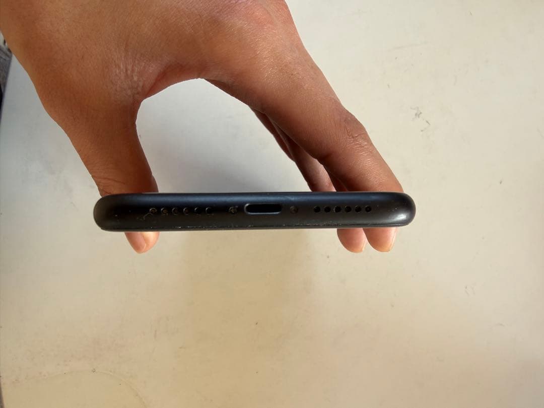 iPhone XR ブラック　64GB