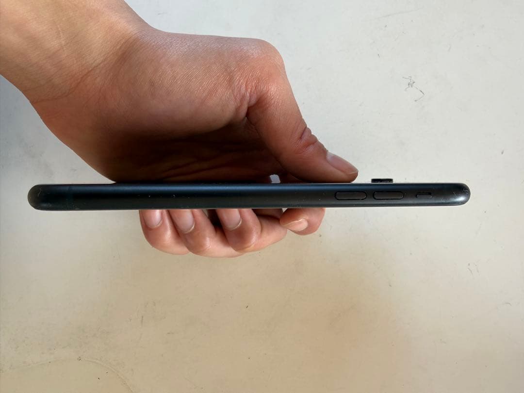 iPhone XR ブラック　64GB