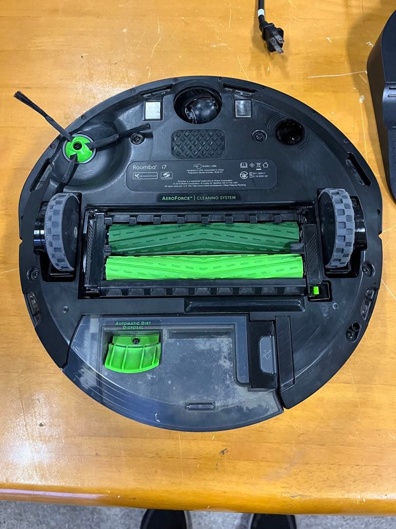 iRobot Roomba i7＋ クリーンベース付き 自動ゴミ収集機能搭載