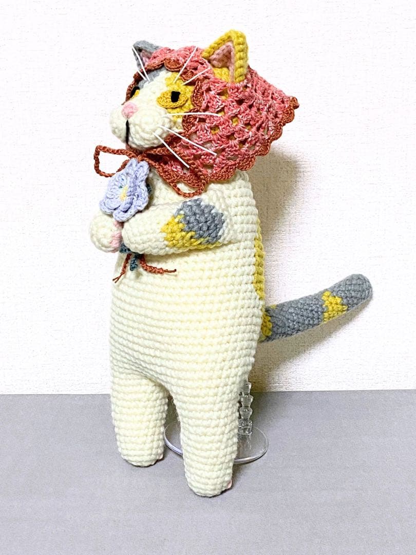 バブーシュカのパステル三毛猫さんのあみぐるみ