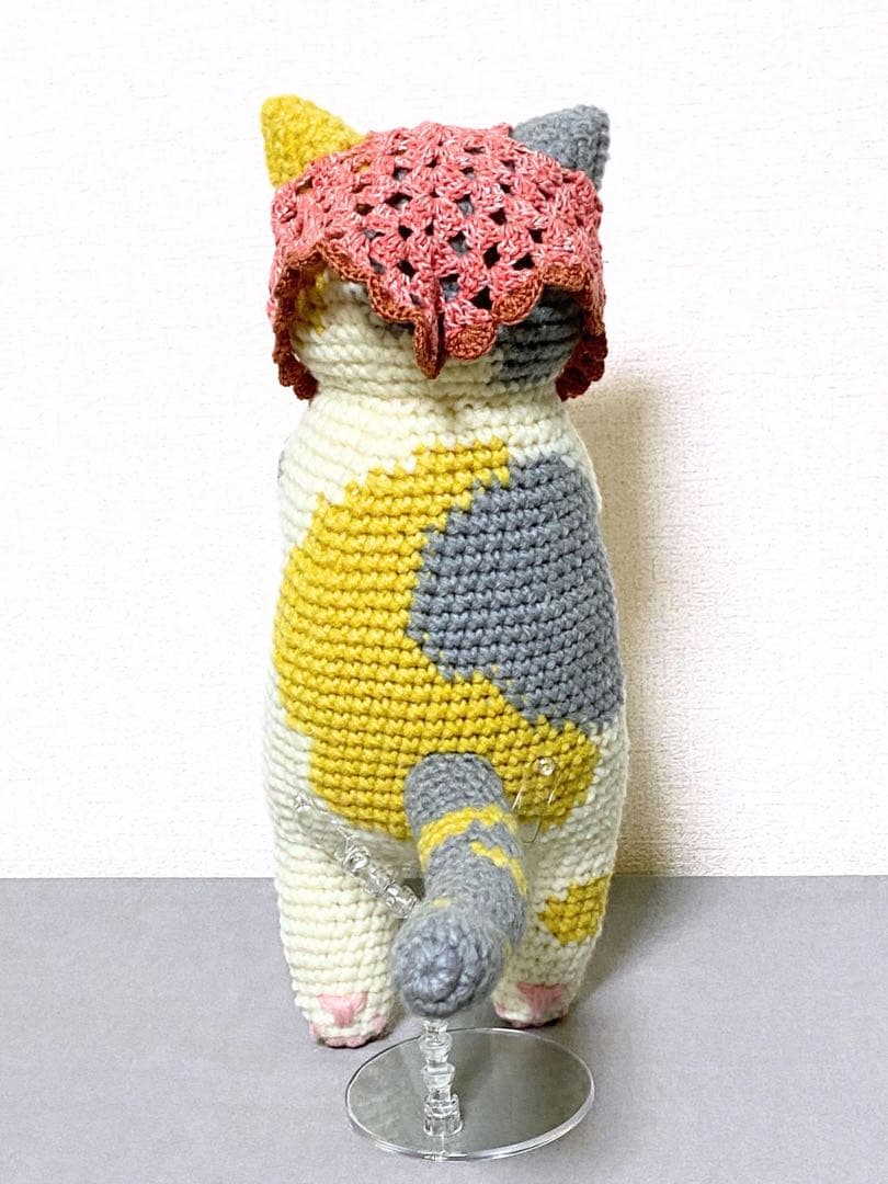 バブーシュカのパステル三毛猫さんのあみぐるみ