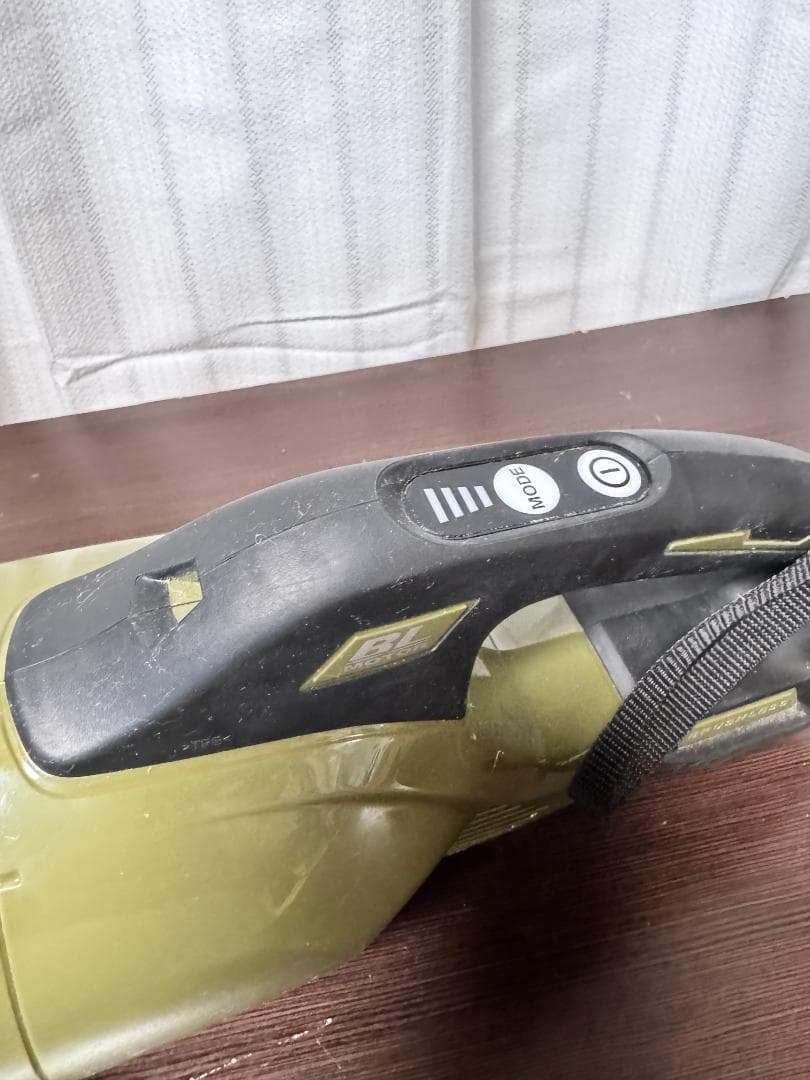 Makita 充電式クリーナーCL284FD オリーブグリーン 収納ケース付