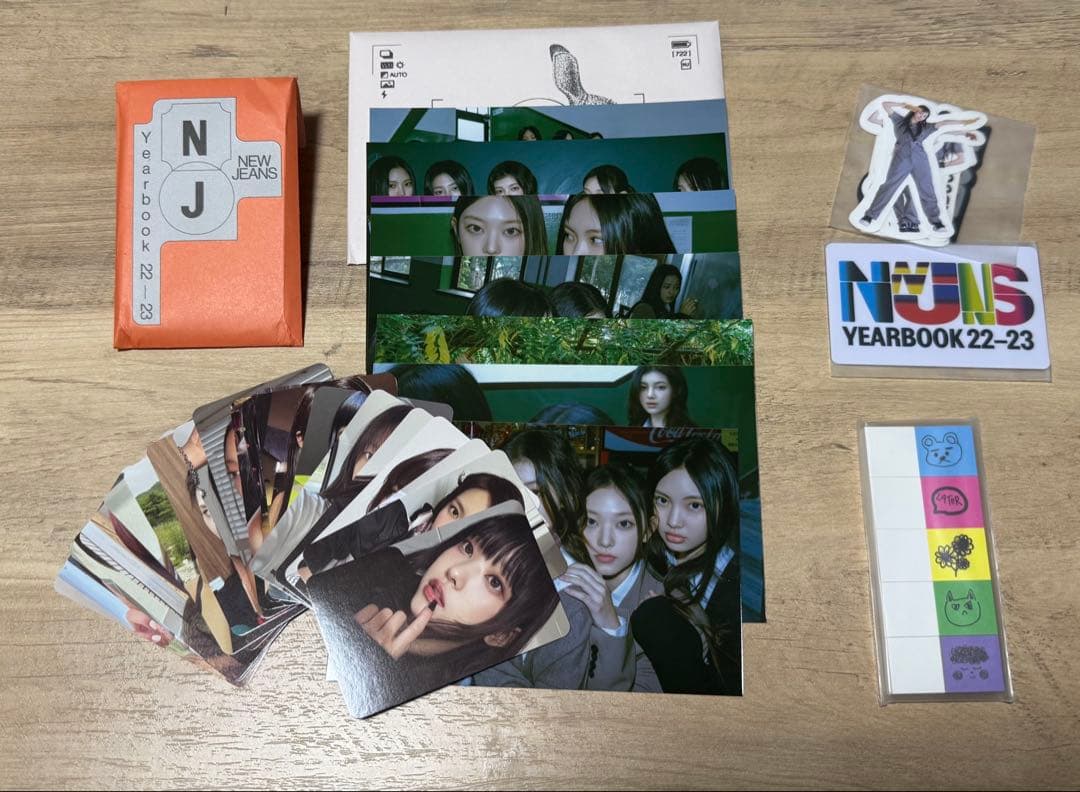 【新品】　NEWJEANS YEARBOOK 22-23