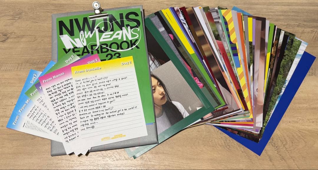 【新品】　NEWJEANS YEARBOOK 22-23