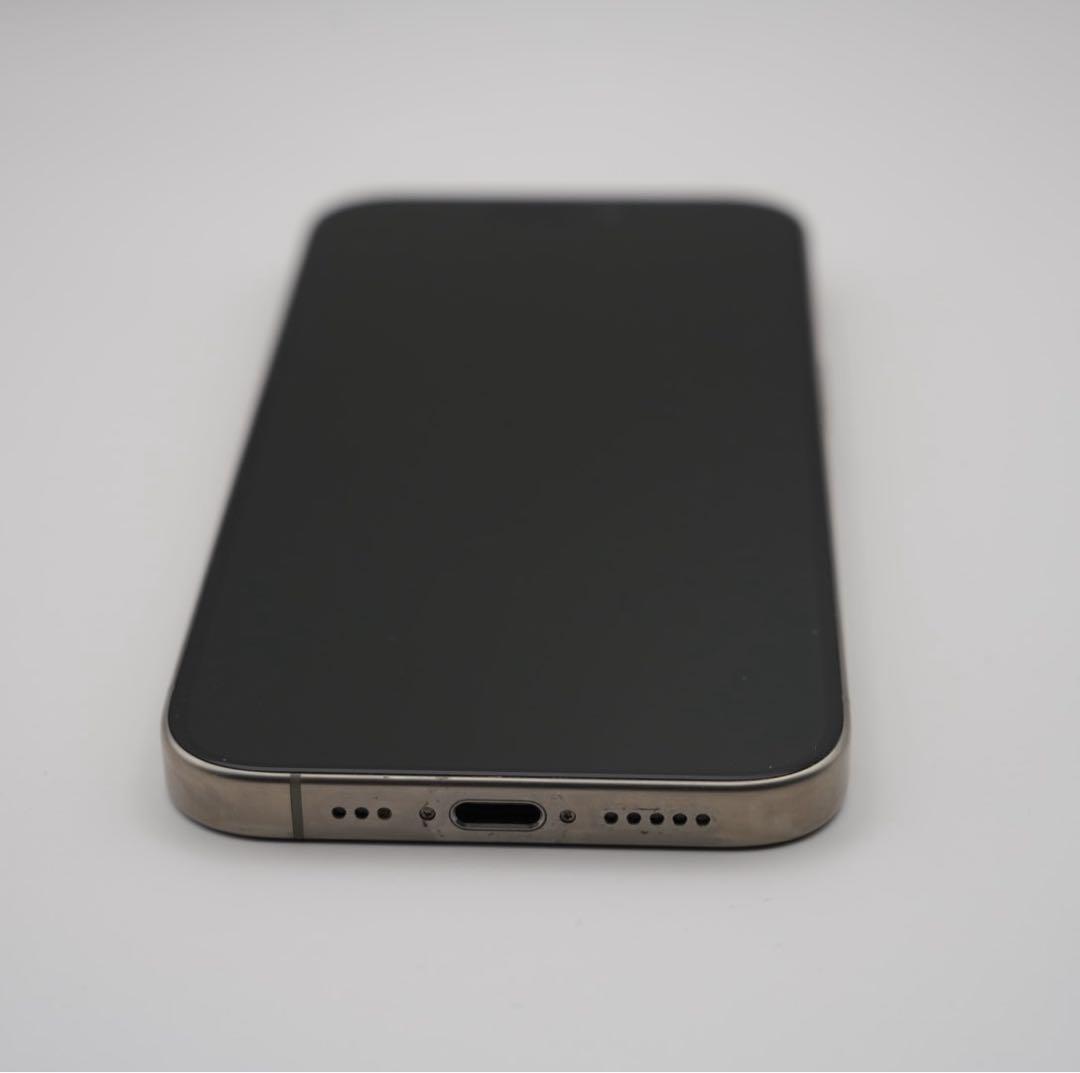 Apple iPhone 15 Pro 128GB ナチュラル チタニウム　本体