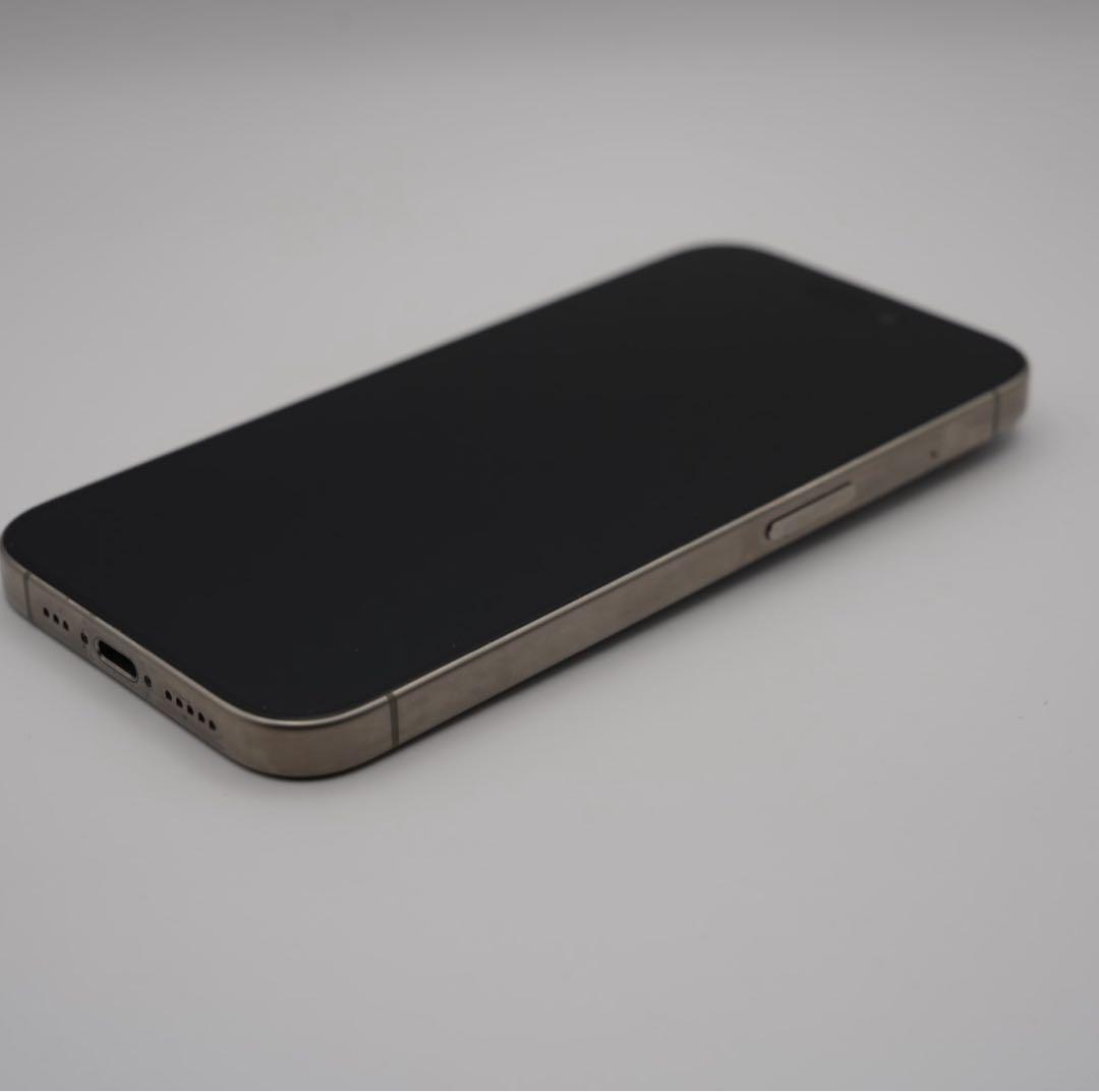 Apple iPhone 15 Pro 128GB ナチュラル チタニウム　本体