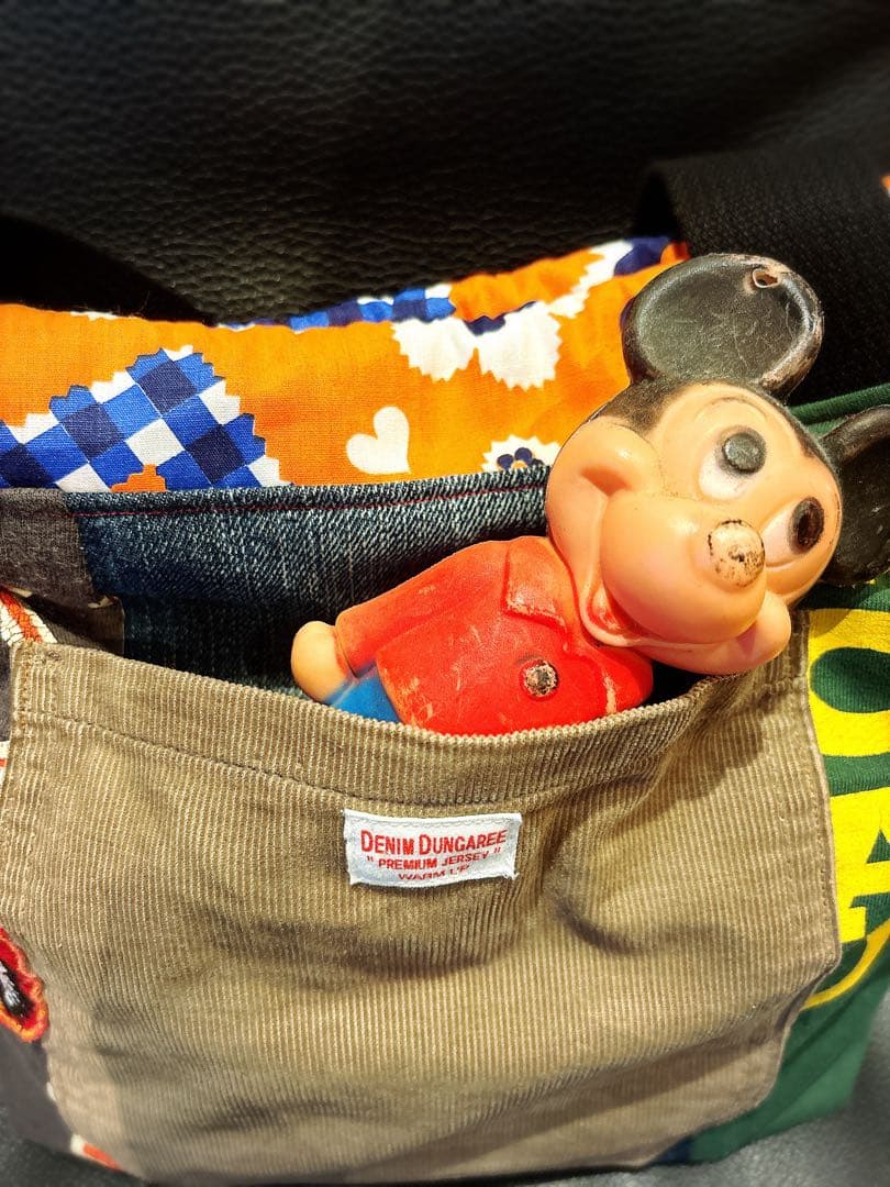 ハンドメイド 巾着トートバッグ リメイク ビンテージ缶バッジ付き☆。.:＊・゜