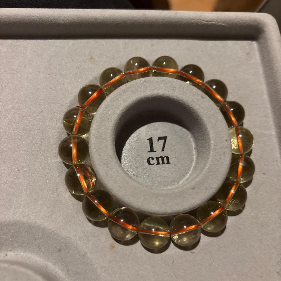 よく見たら虹色に輝くレインボーシトリン！珍しい！すっごい不思議なパワー！