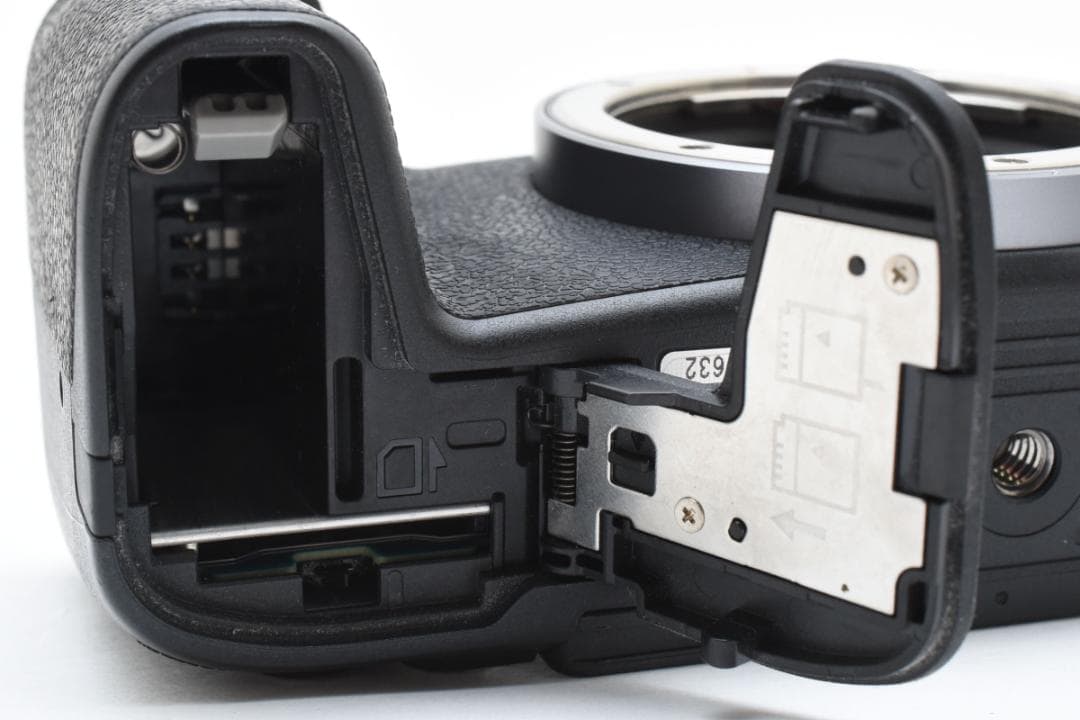 ■美品■ショット数16000回以下■Canon キャノン EOS RP ボディ