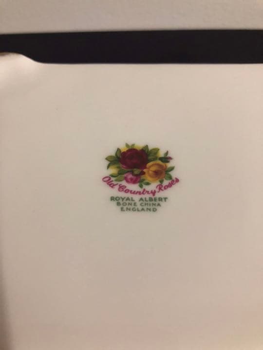 イギリス ロイヤルアルバート 美品です。