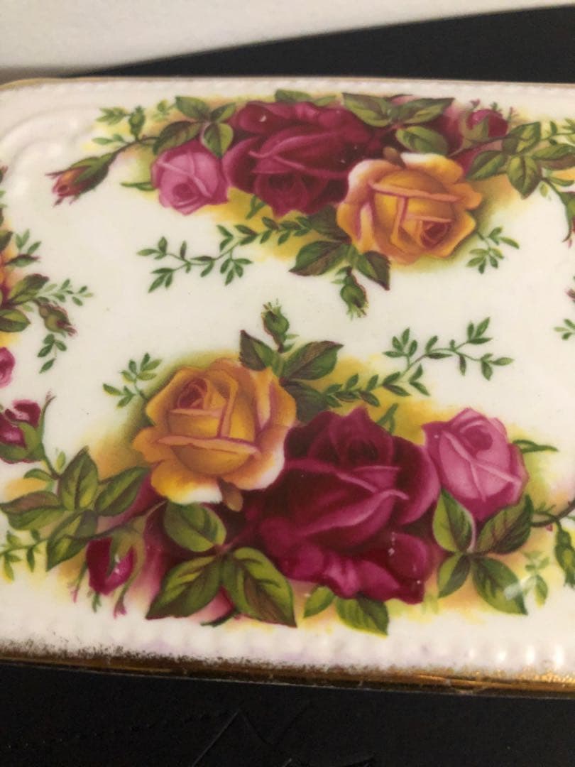 イギリス ロイヤルアルバート 美品です。