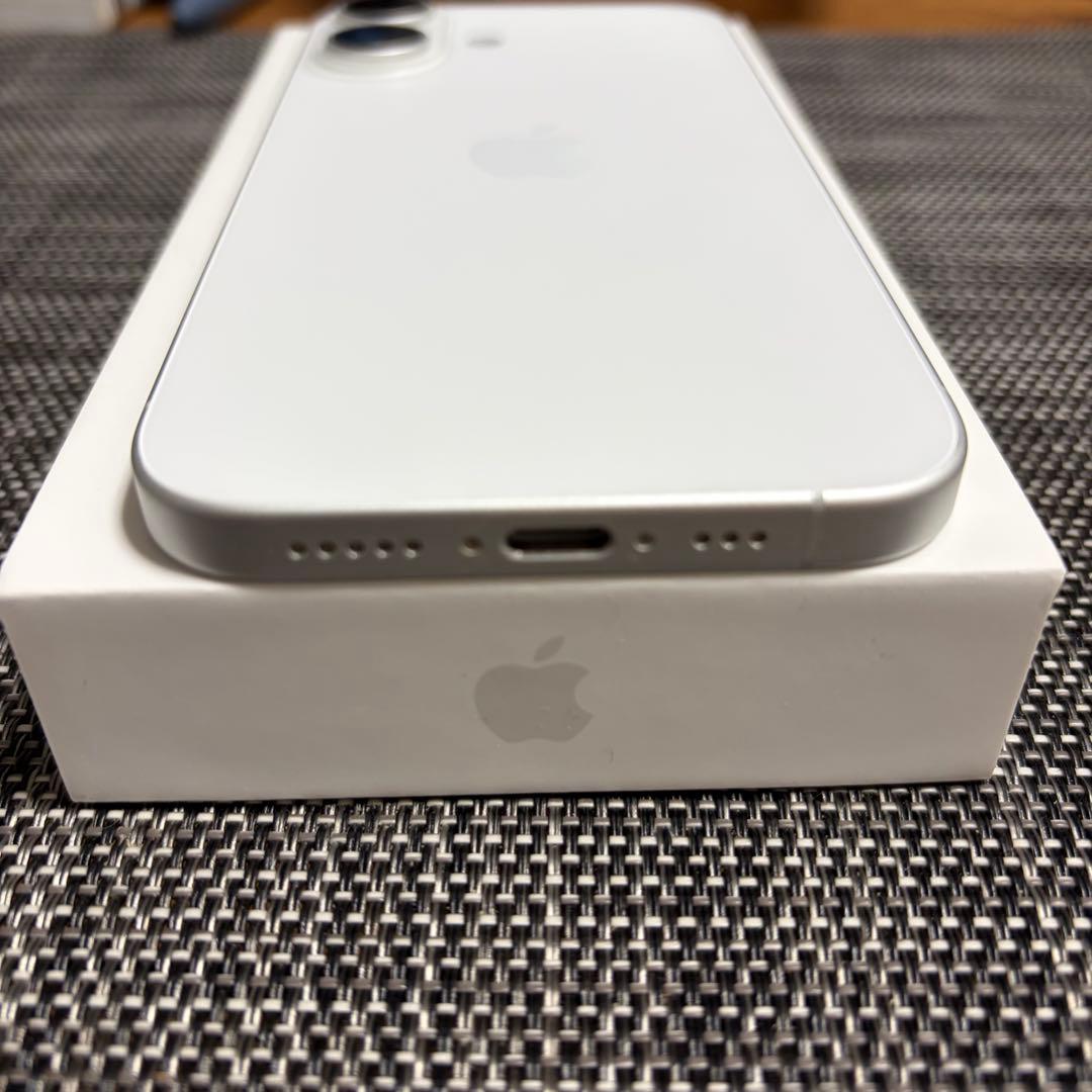 超美品 iPhone16 無印 128gb ホワイト 本体SIMフリー