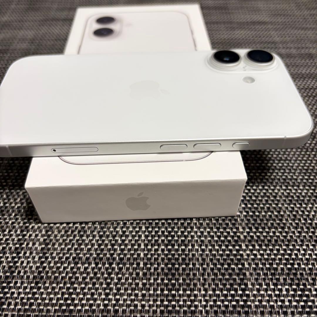 超美品 iPhone16 無印 128gb ホワイト 本体SIMフリー