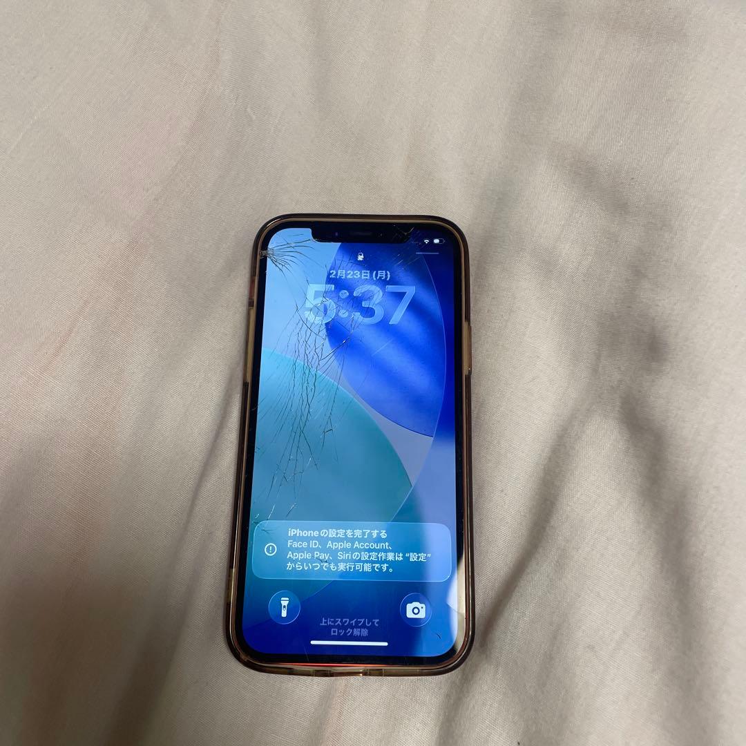 iPhone 12赤色 画面ひび割れあり