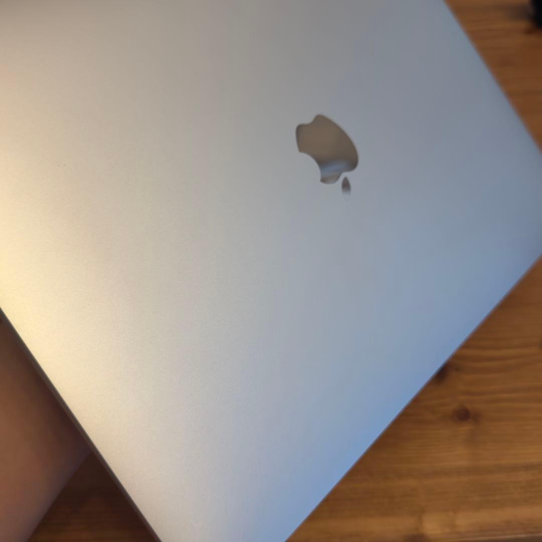 【美品】Apple MacBook Air シルバー 日本語配列