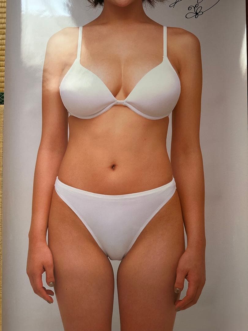 激レア 黒羽夏奈子 等身大ポスター エンタメ ビキニ姿で挑発