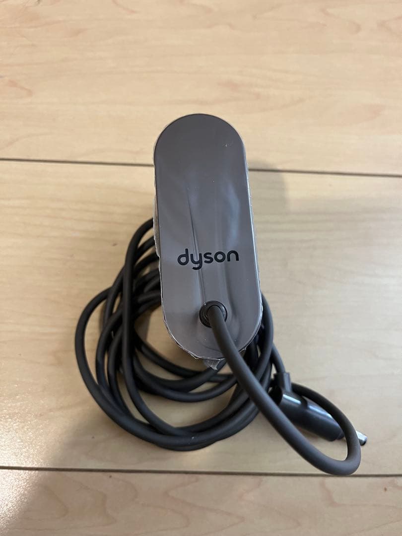 dyson v7 スティッククリーナー 掃除機　ノズル5点付き