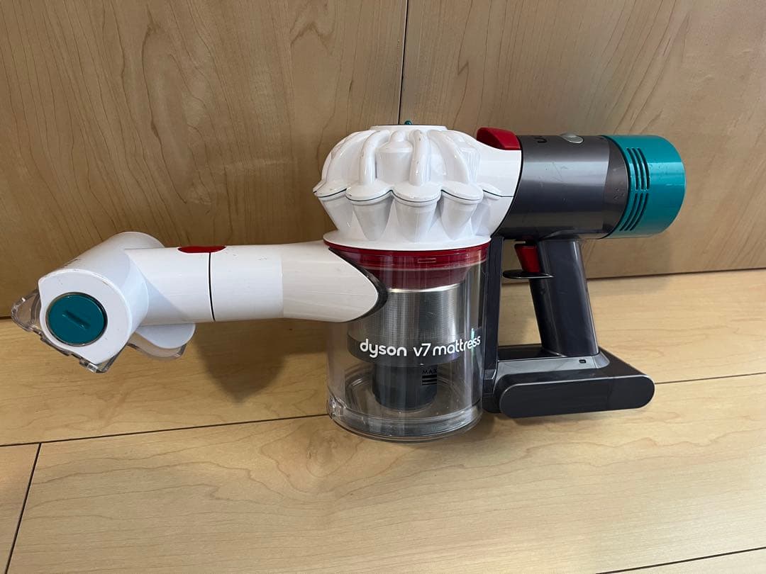dyson v7 スティッククリーナー 掃除機　ノズル5点付き