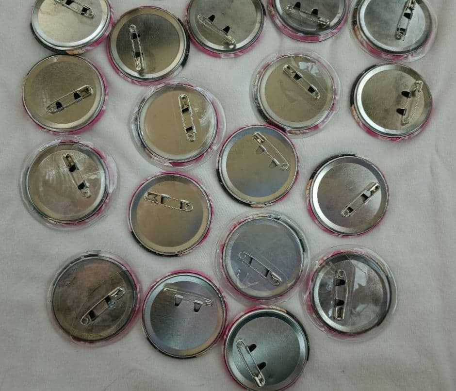 すとぷり　さとみ　缶バッチ　すとめも10　等身