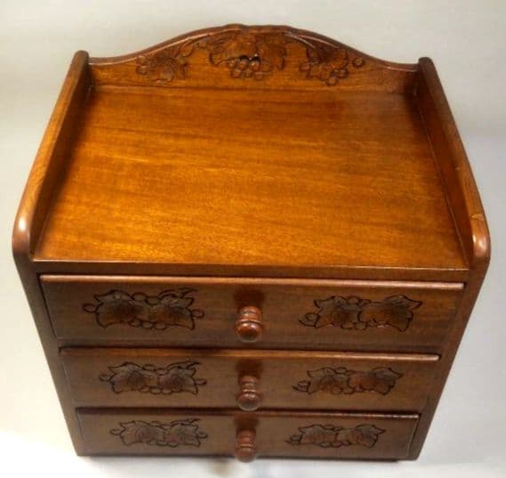 YOSIKAWA D&A社製 木製小物入れ 3段引き出し