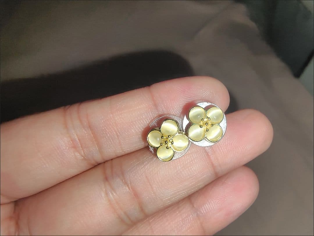 花モチーフ ピアス クリア・イエロー