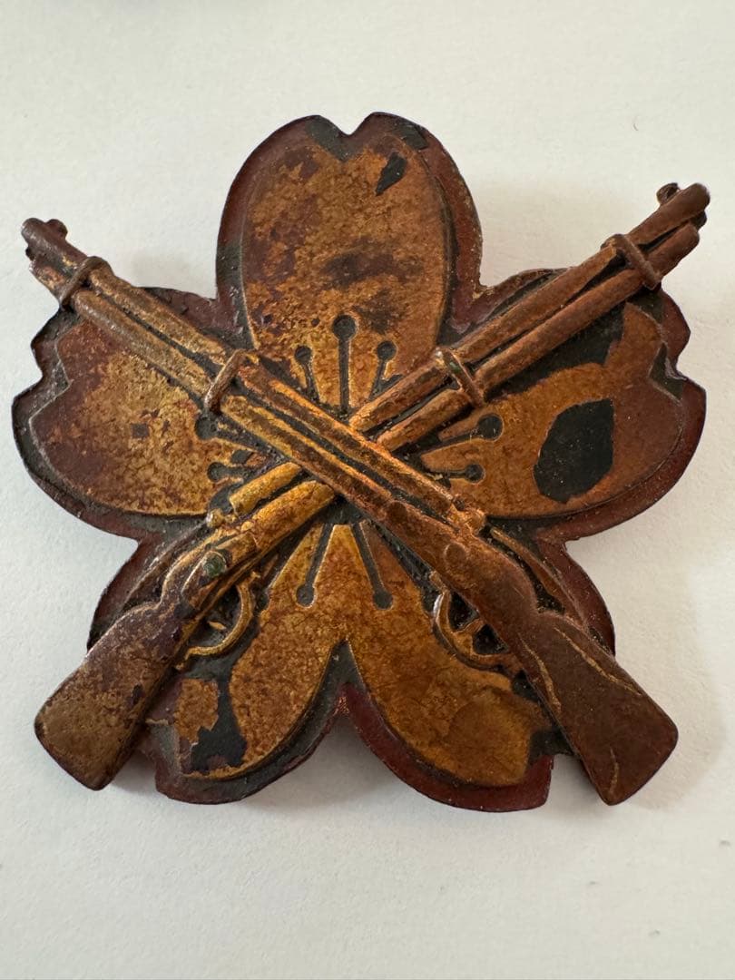 旧日本軍実物 功七級金鵄勲章 小銃射撃徽章 当時物 帯なし