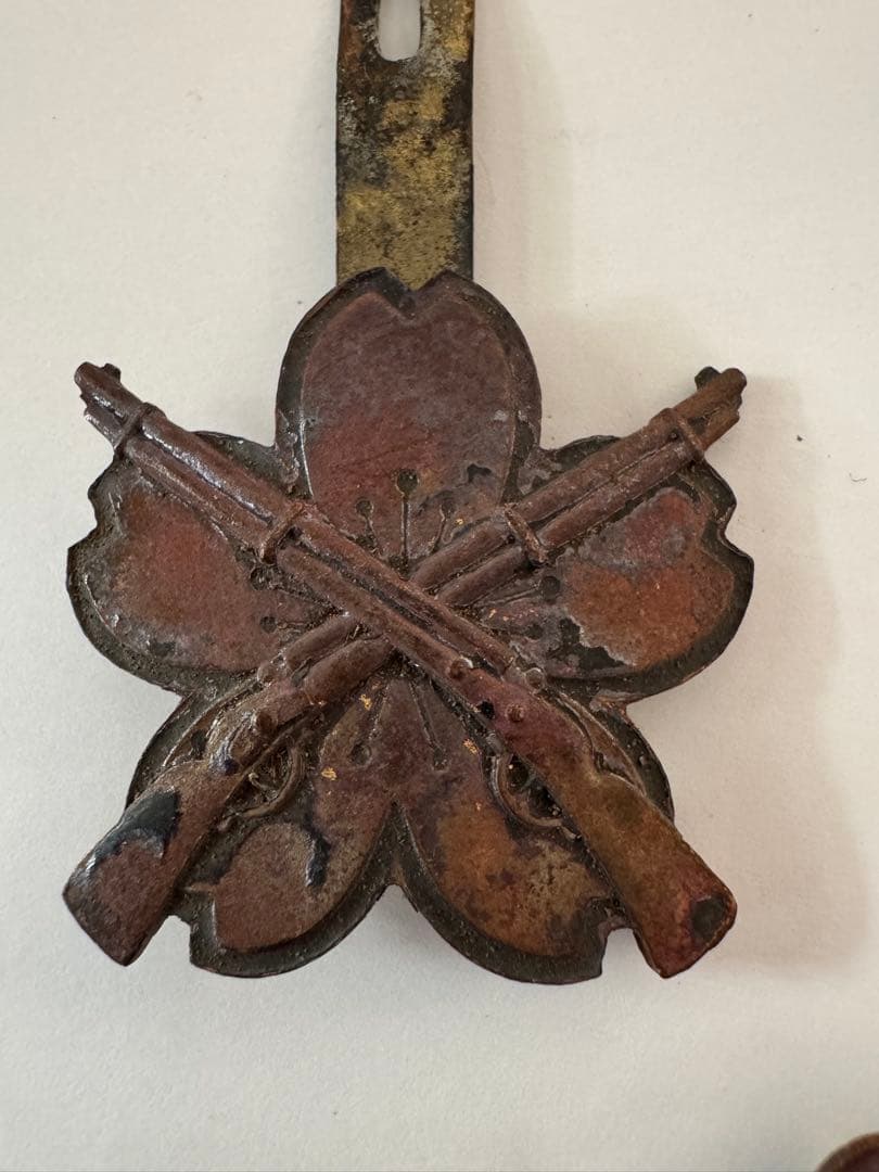 旧日本軍実物 功七級金鵄勲章 小銃射撃徽章 当時物 帯なし