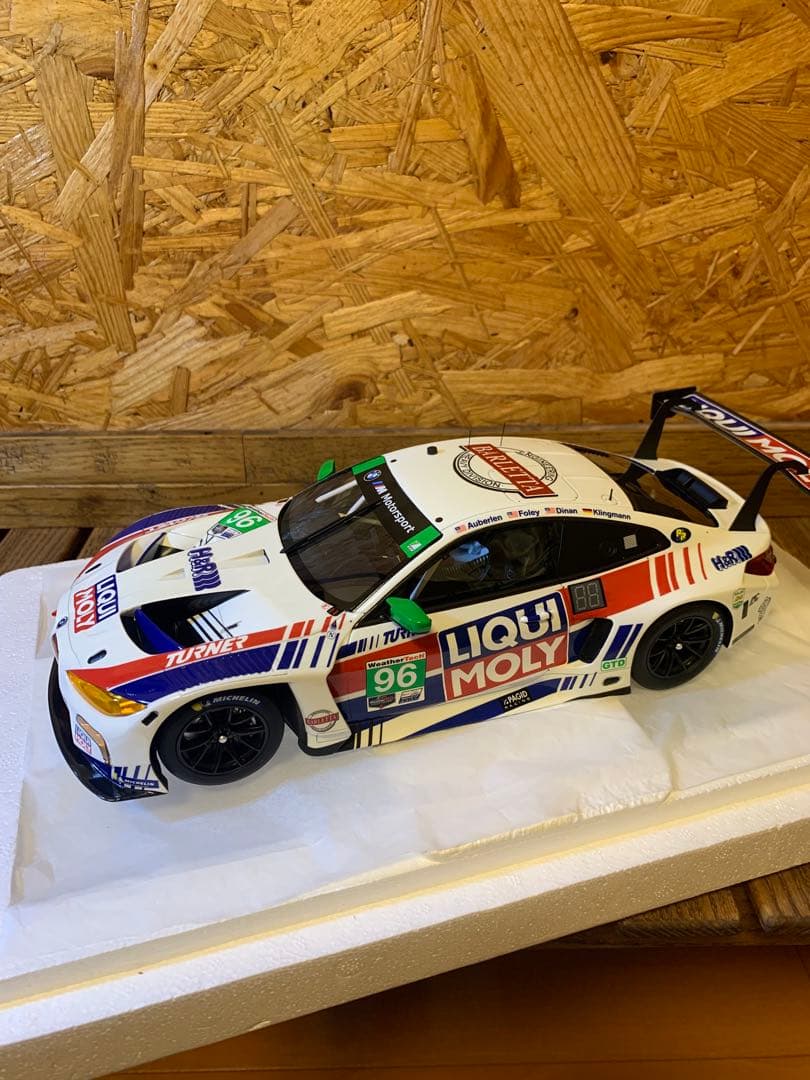 トップスピード 1/18  M4 GT3 EVO IMSA ケース付き‼️