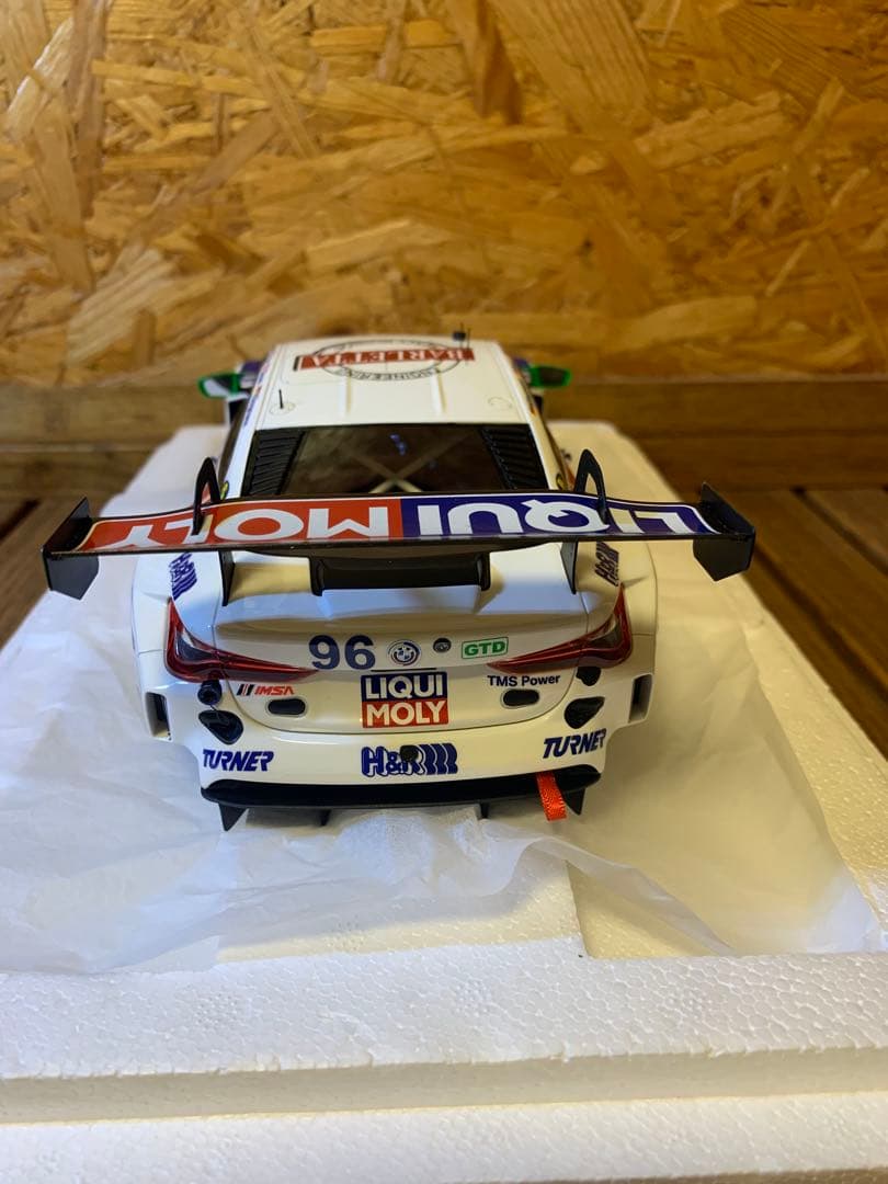 トップスピード 1/18  M4 GT3 EVO IMSA ケース付き‼️