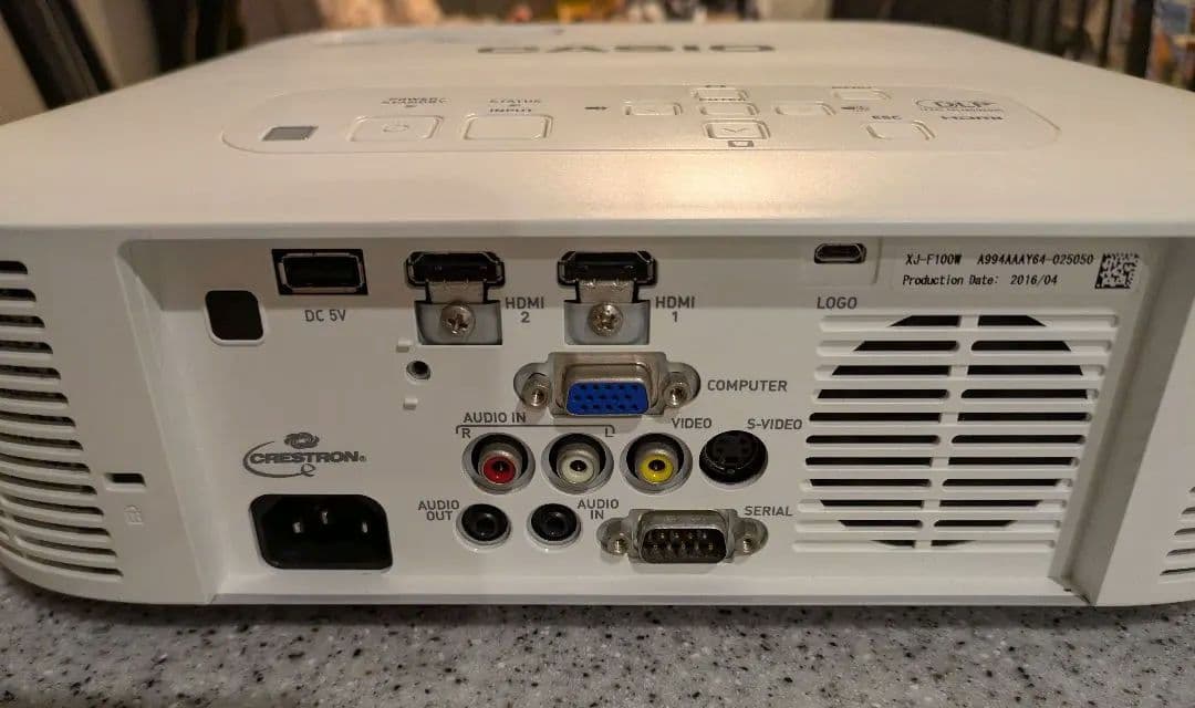 【美品】CASIO プロジェクター XJ-F100W 本体