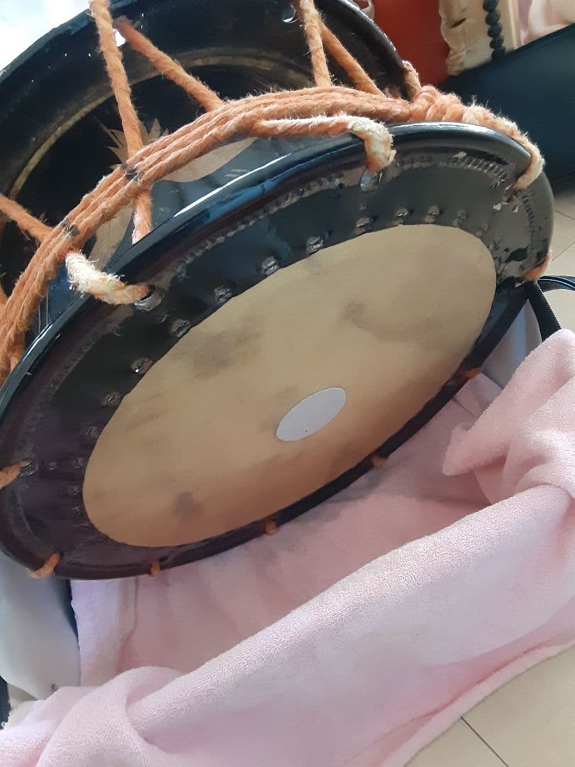 和太鼓 黒色 鶴模様 直径約30cm