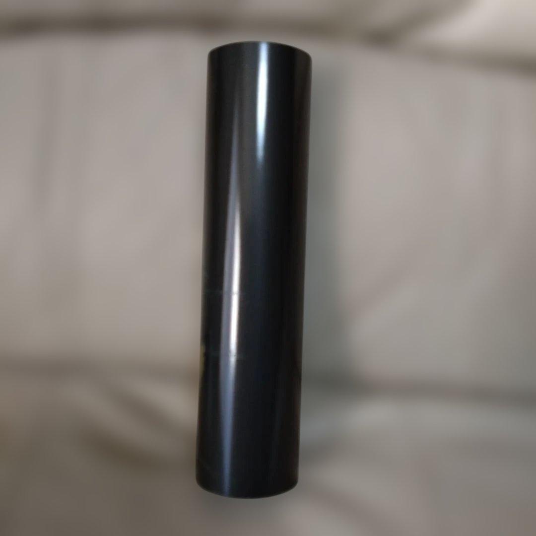 黒い花瓶 飛ぶ鶴のデザイン