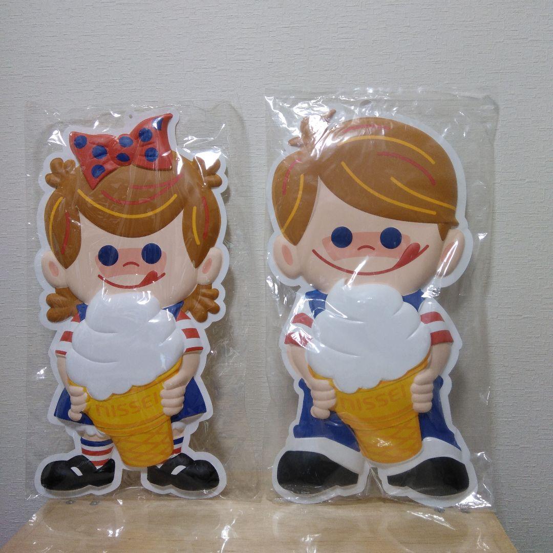 ニッくんとセイちゃんの壁掛け看板。