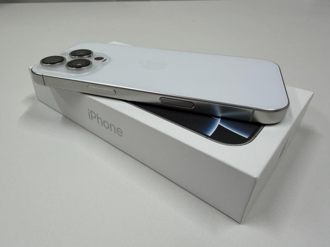 AppleCare 美品 iPhone16Pro ホワイトチタニウム 512GB