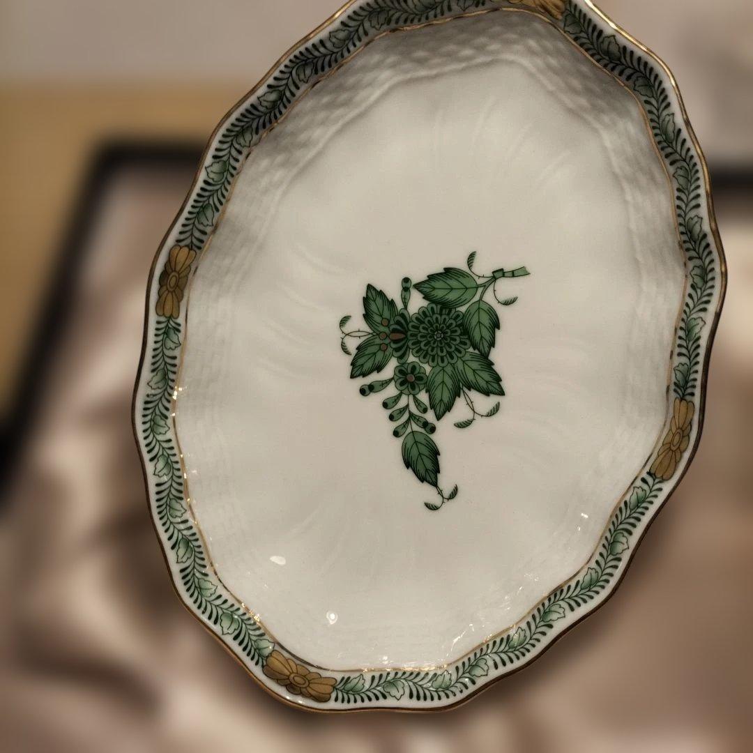 ヘレンド陶磁器の葉と花装飾皿2枚セット