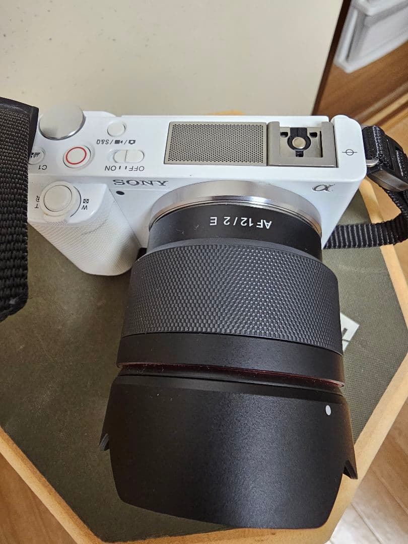 デジタルカメラ VLOGCAM ZV-E10 + Samyang AF 12mm f/2 E