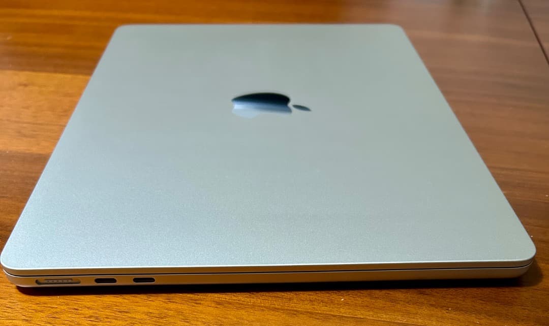 MacBook Air M2 メモリ16GB ストレージ 256GB