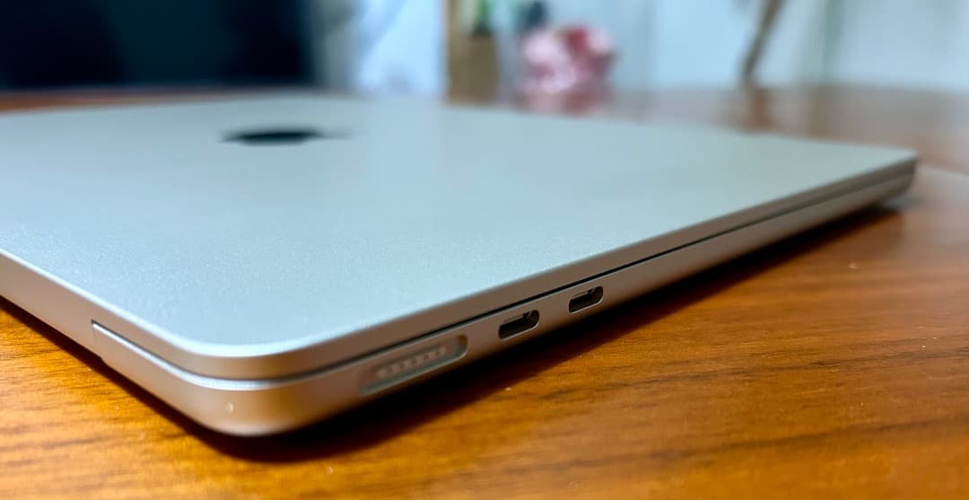 MacBook Air M2 メモリ16GB ストレージ 256GB