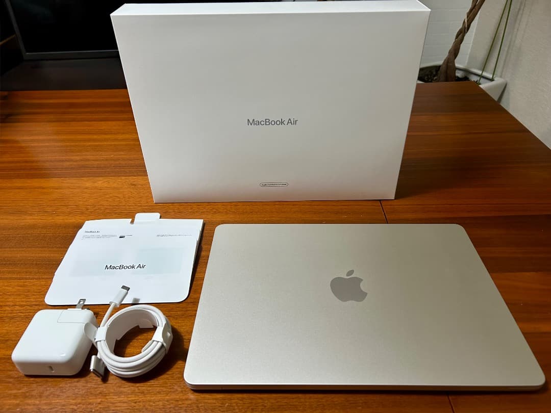 MacBook Air M2 メモリ16GB ストレージ 256GB