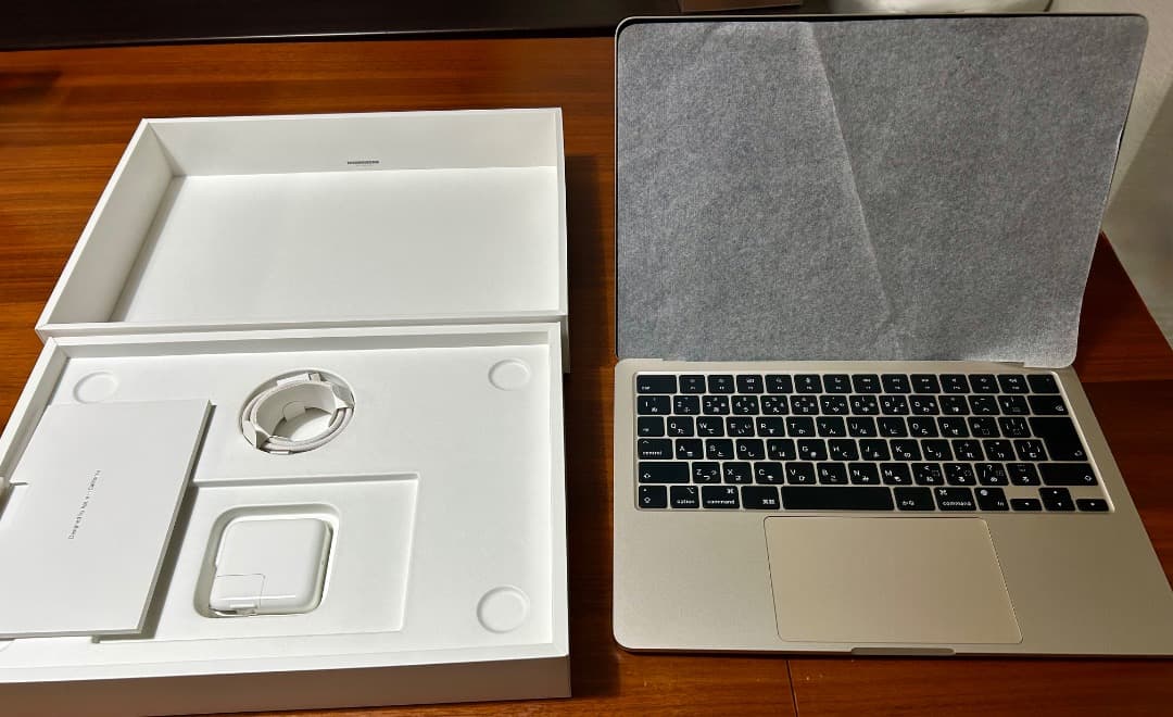 MacBook Air M2 メモリ16GB ストレージ 256GB